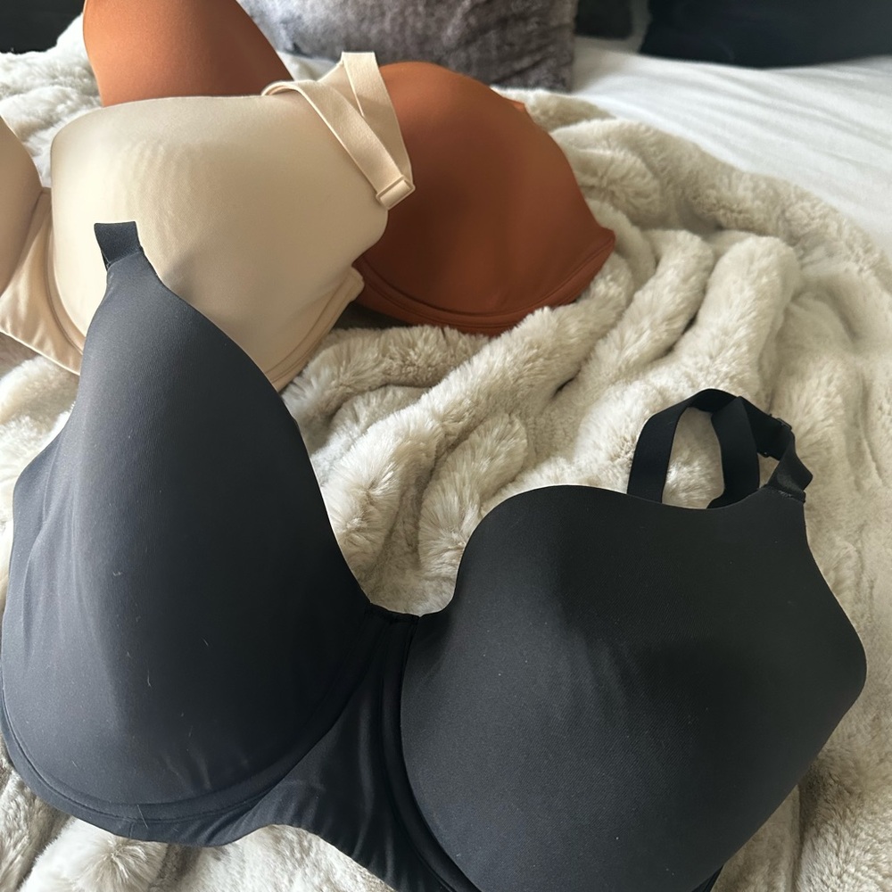 SKIMS Fits Everybody Full Coverage Bra   Set of 3 Onyx, Clay + Bronze 32DDD